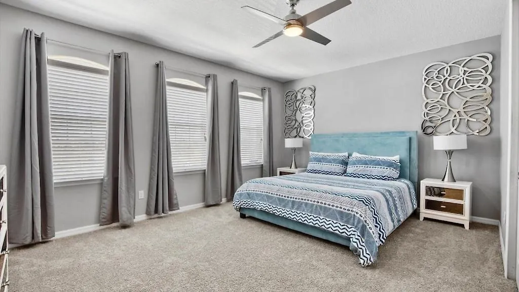 New 7 Bed Solara Private Pool