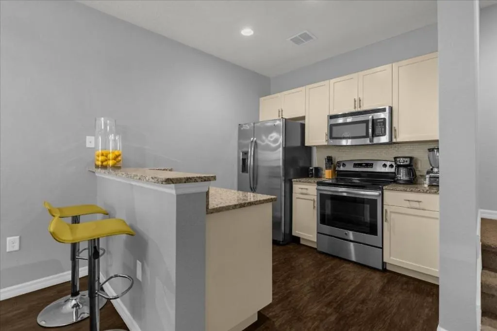 Holiday home 3 Bedroom- 2 Bathroom- Lucaya Village 13-107lv