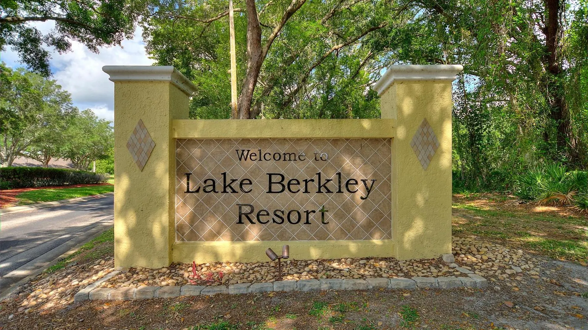 Allure - Sleeps 8 - 3 Bdm -