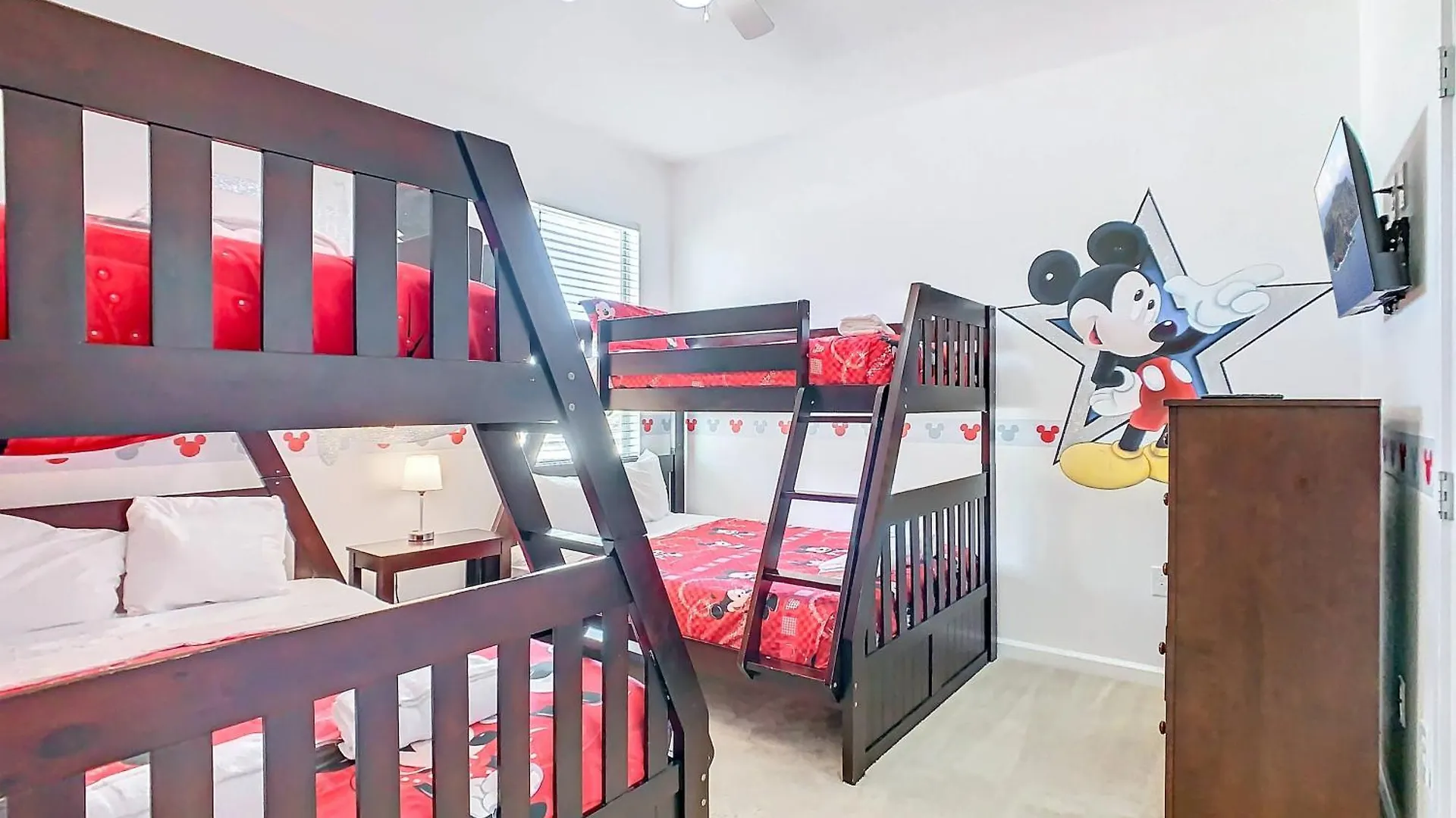 Experience 12-bed Vacation Haven Bv368