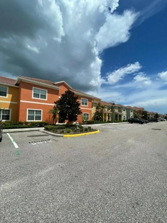 Holiday home Amazing 4 Bedroom 3 Bath At Paradise Palm