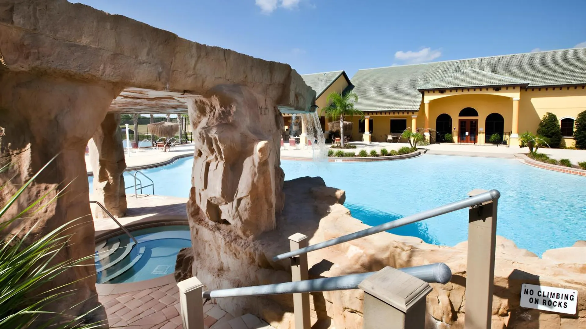 Holiday home Amazing 4 Bedroom 3 Bath At Paradise Palm *