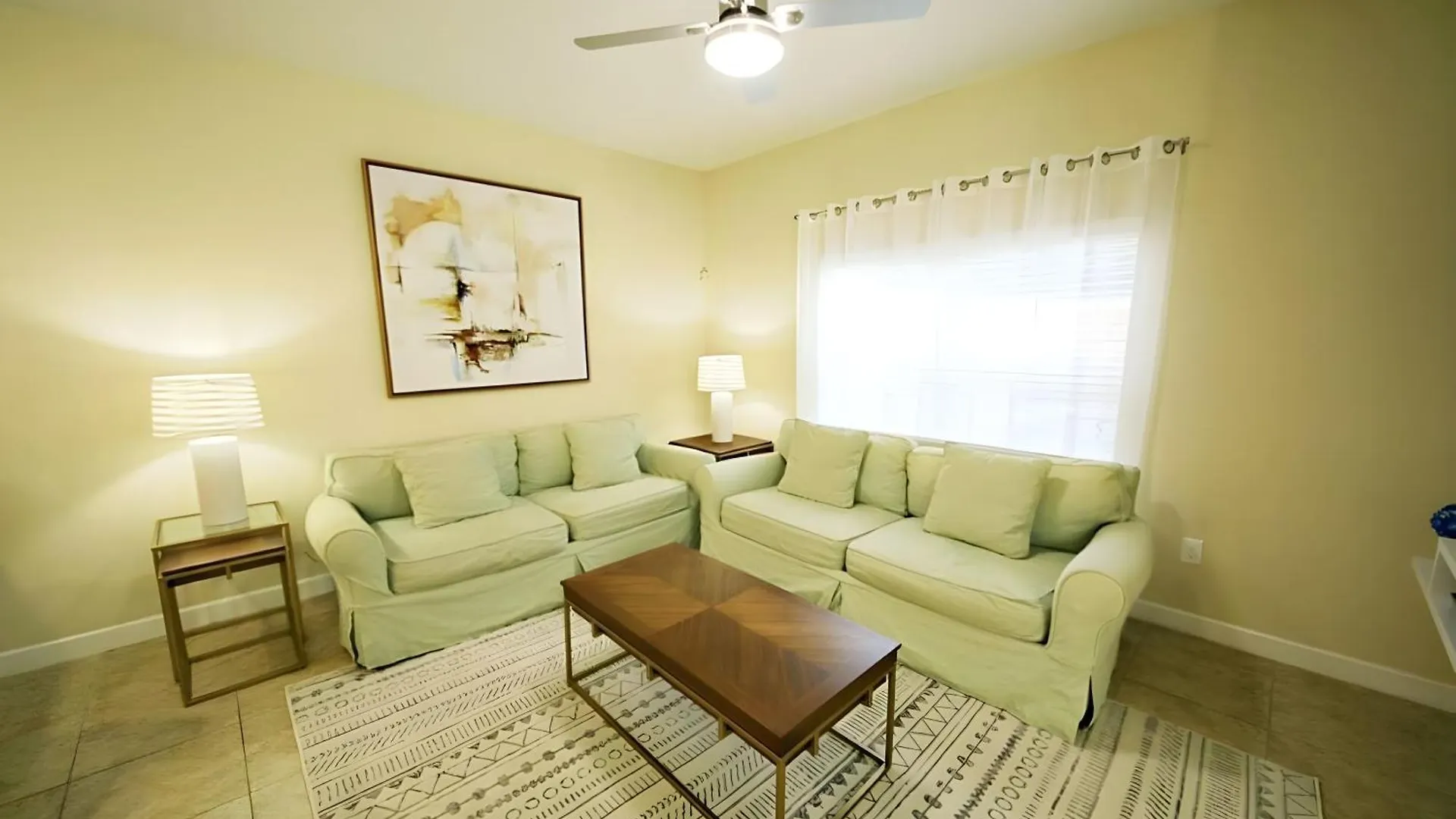 Amazing 4 Bedroom 3 Bath At Paradise Palm * Four Corners