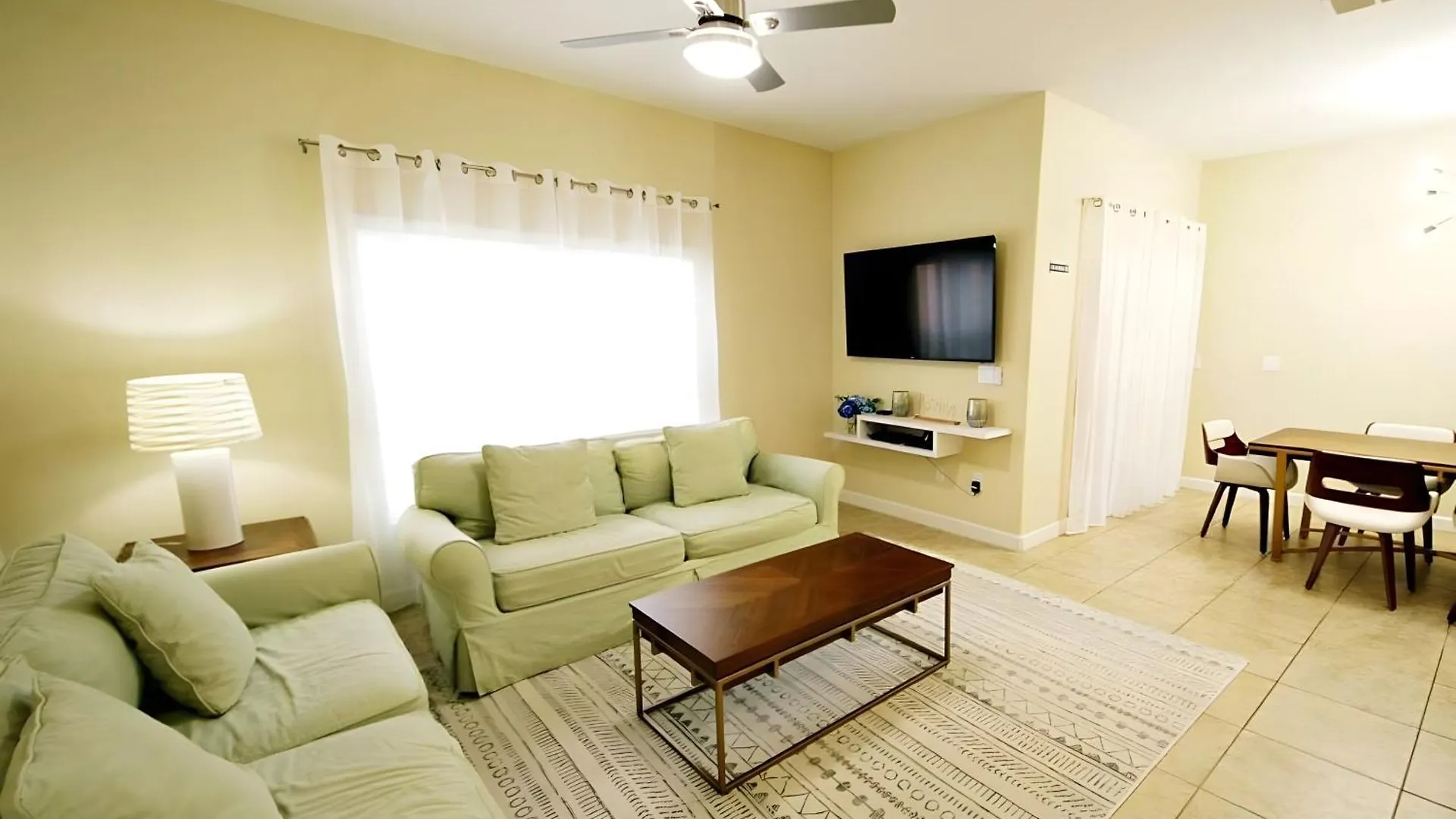 Amazing 4 Bedroom 3 Bath At Paradise Palm Holiday home Four Corners