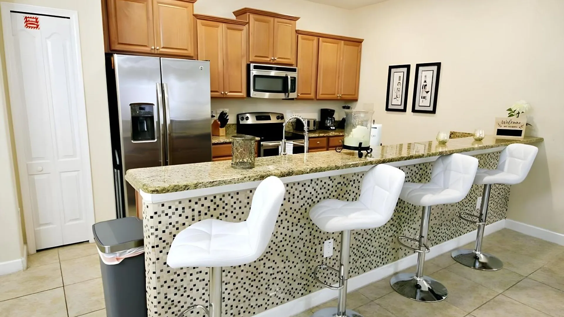 Amazing 4 Bedroom 3 Bath At Paradise Palm