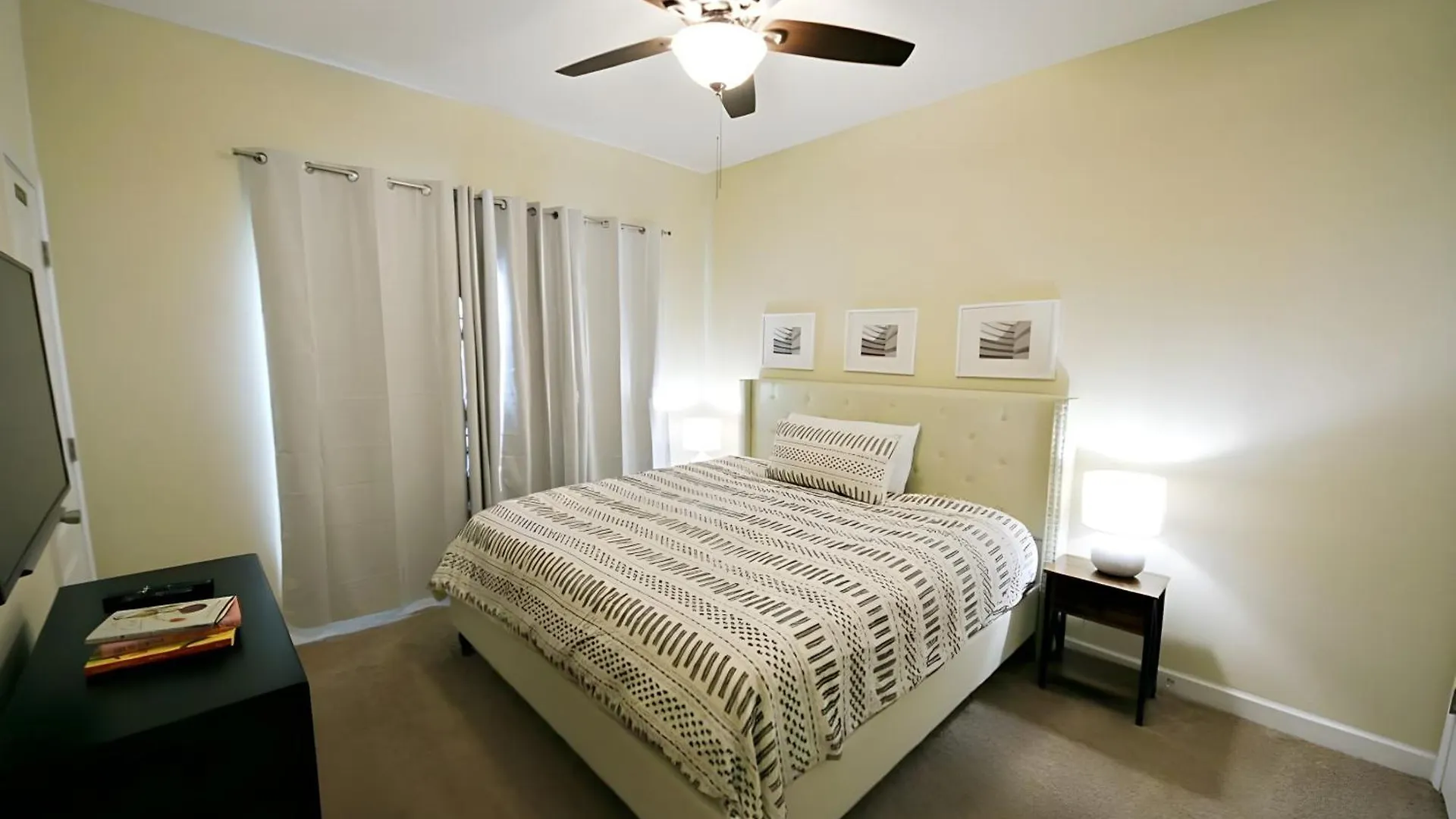 Amazing 4 Bedroom 3 Bath At Paradise Palm * Four Corners