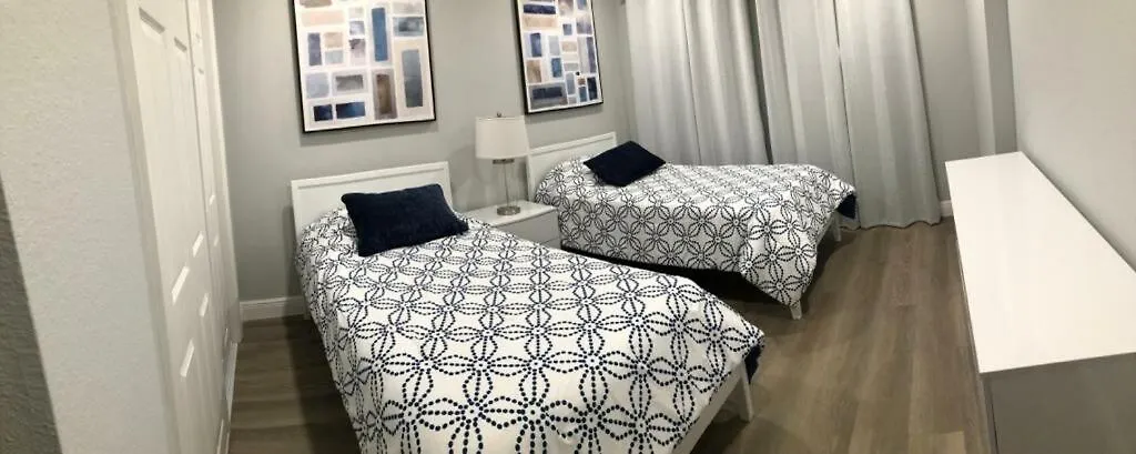 Cozy Near With 3 Bedrooms * キシミー