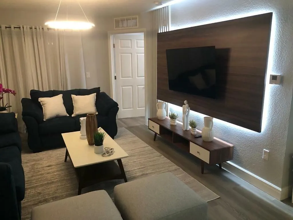 アパート Cozy Near With 3 Bedrooms *