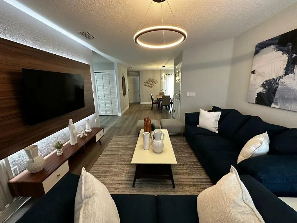 アパート Cozy Near With 3 Bedrooms *