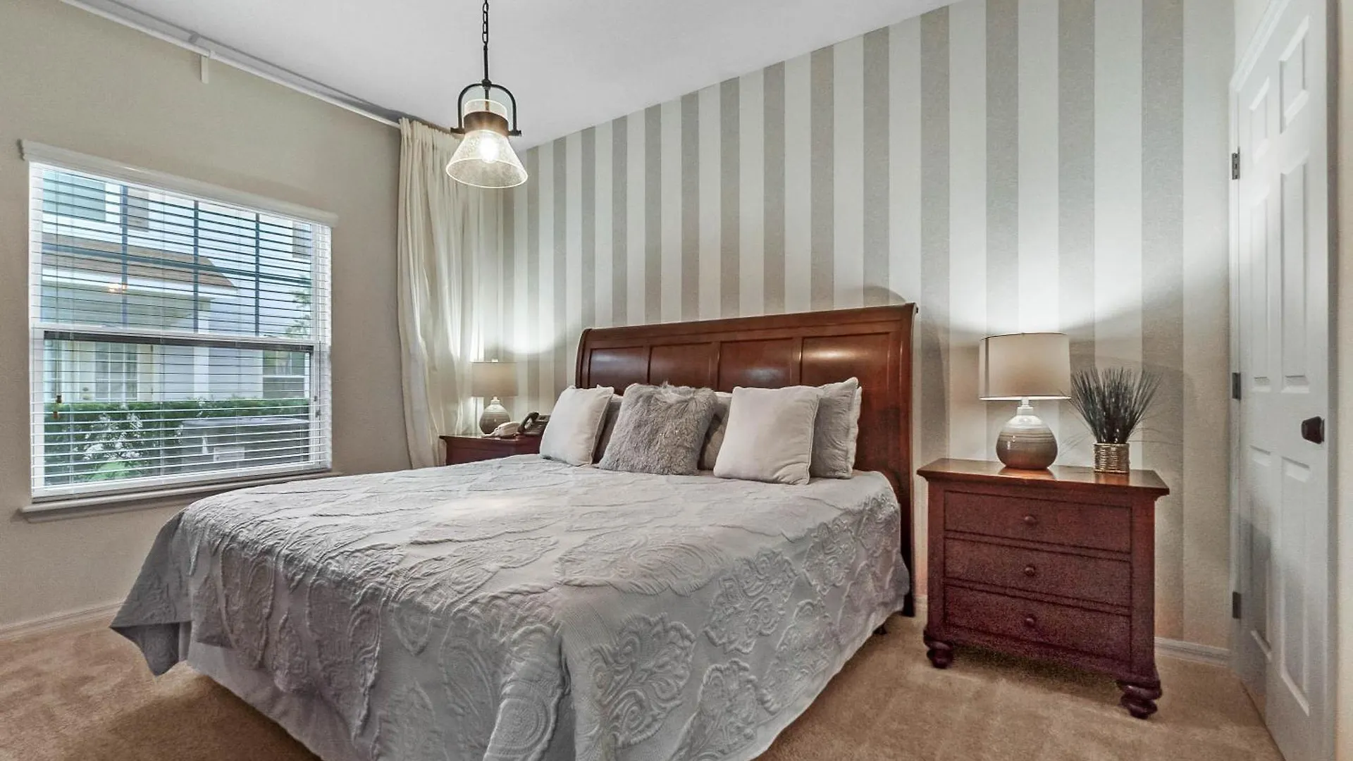 4 Bedrooms - 3 Bathrooms - West Lucaya 3214 Gl *