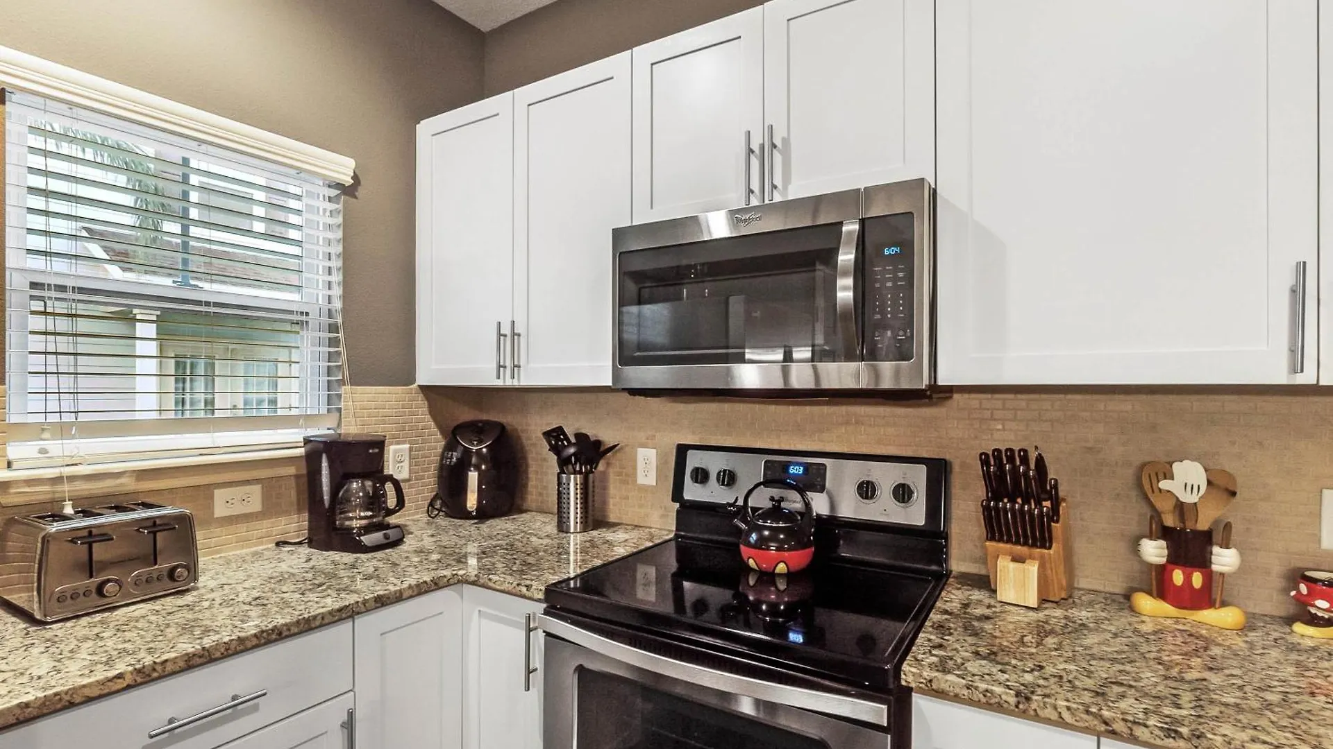 4 Bedrooms - 3 Bathrooms - West Lucaya 3214 Gl Kissimmee