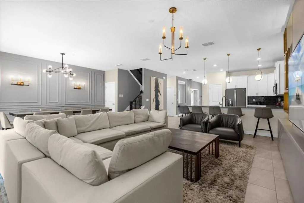 9 Bedroom- 5 Bathroom- Storey 4564tb *