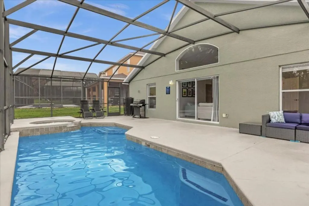 4 Bedrooms- 3 Bathrooms- Emerald Island 2735 Lk Holiday home *