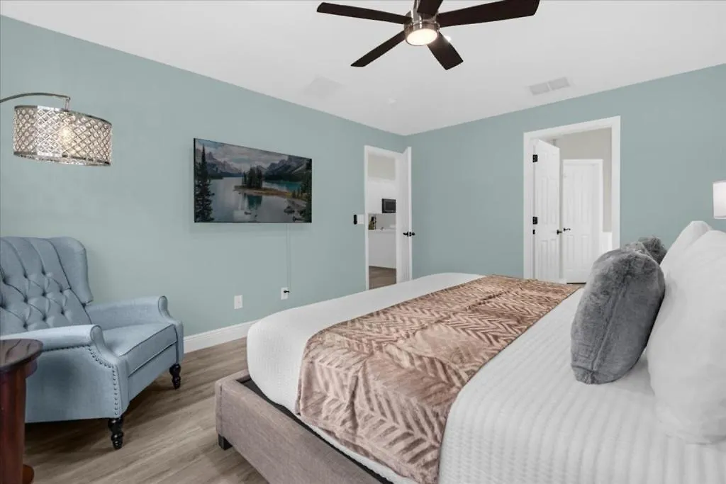 4 Bedrooms- 3 Bathrooms- Emerald Island 2735 Lk Holiday home Kissimmee