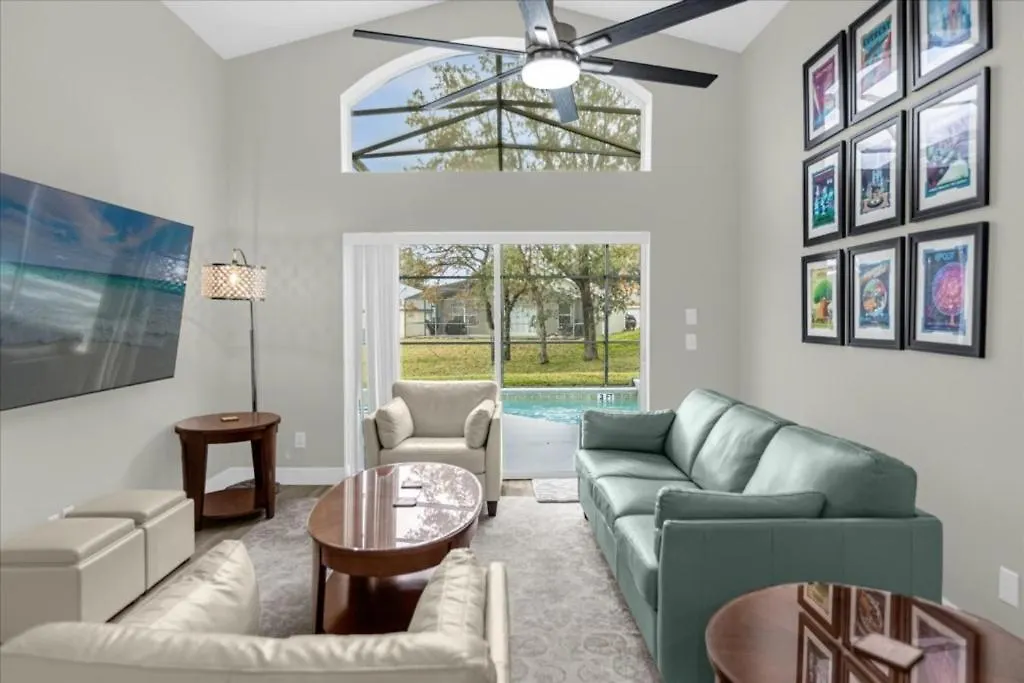 4 Bedrooms- 3 Bathrooms- Emerald Island 2735 Lk Kissimmee