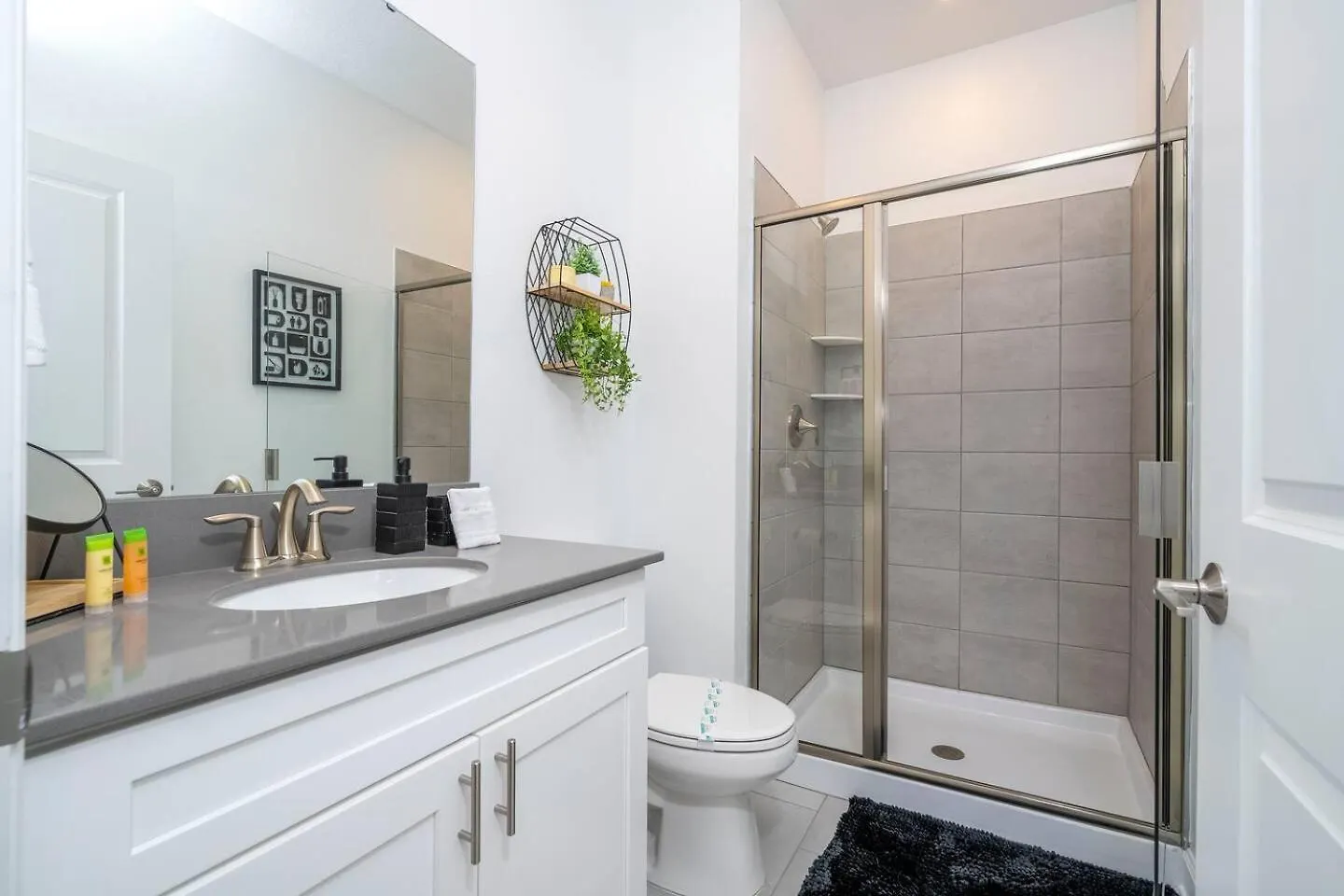 Luxury Near Storey 2568