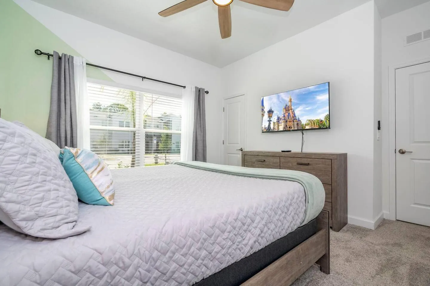 Luxury Near Storey 2568 Holiday home *