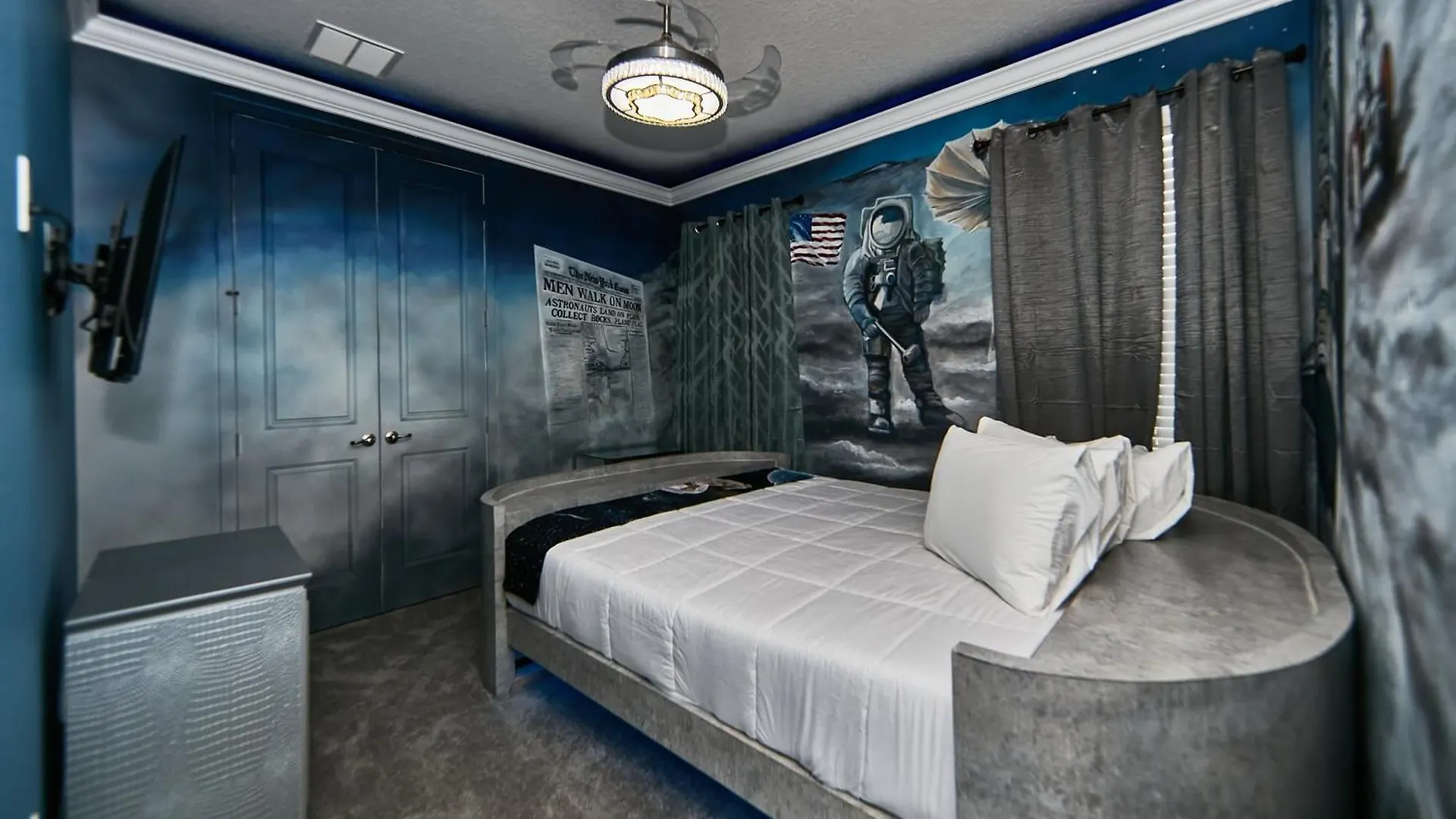 Remarkable With Cinemas, Pool, Spa, Games Room, And 度假居