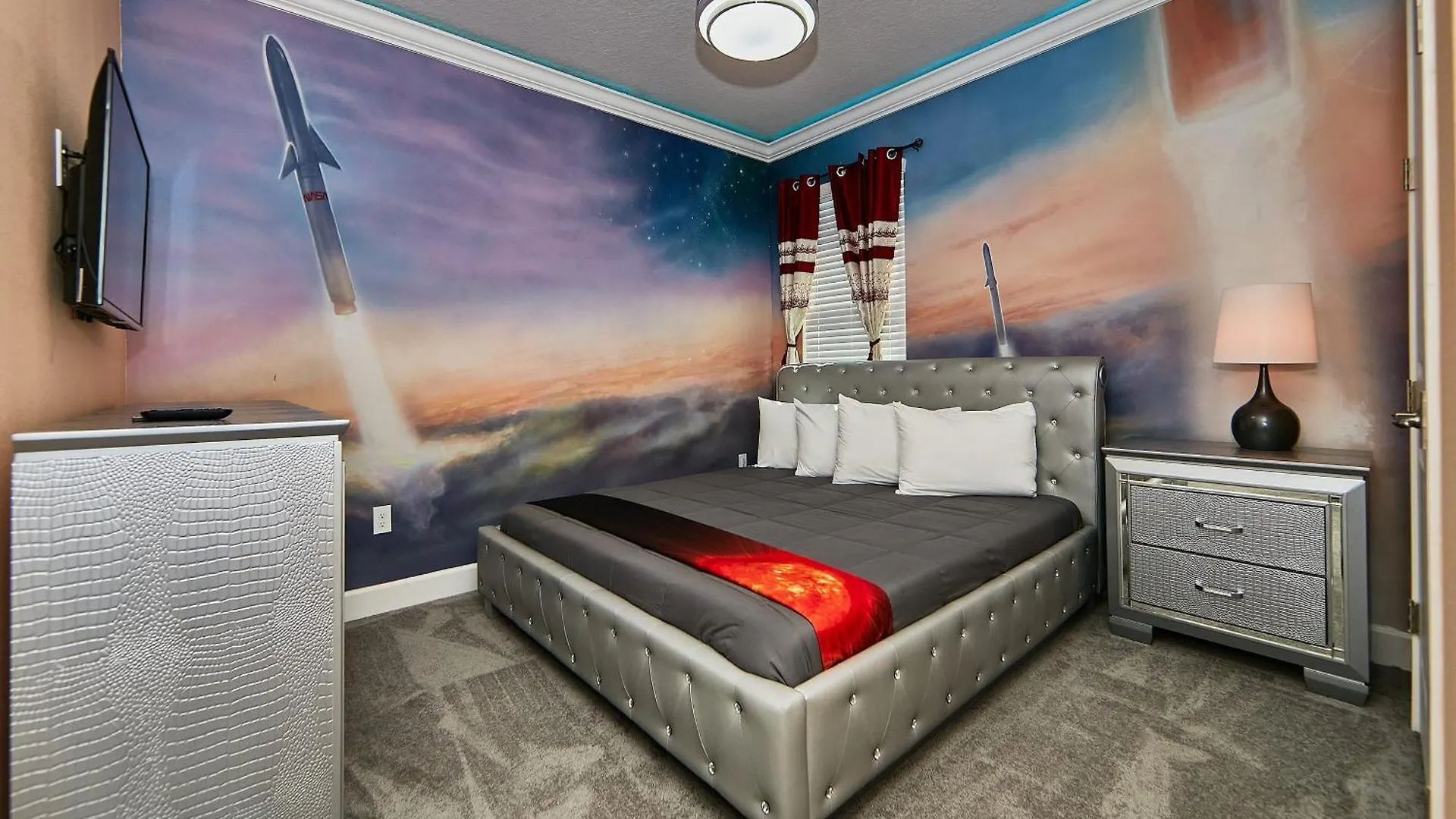 Remarkable With Cinemas, Pool, Spa, Games Room, And 度假居