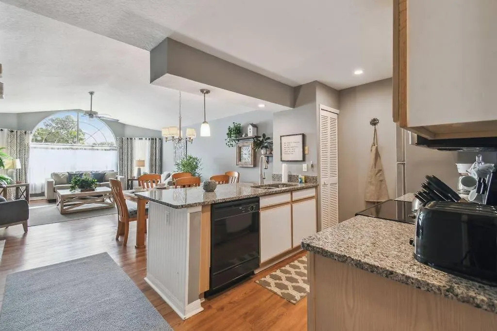 Fabulous New Decor, Near Dis, Fireplace, Star Wars Children's Br, Next To Pool, Rates!