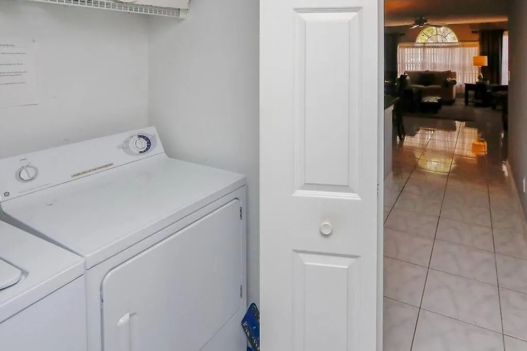 Harry Potter Lives Here! Unforgettable Home, Pool, Sleeps 8, Near Dis, Rates! Kissimmee