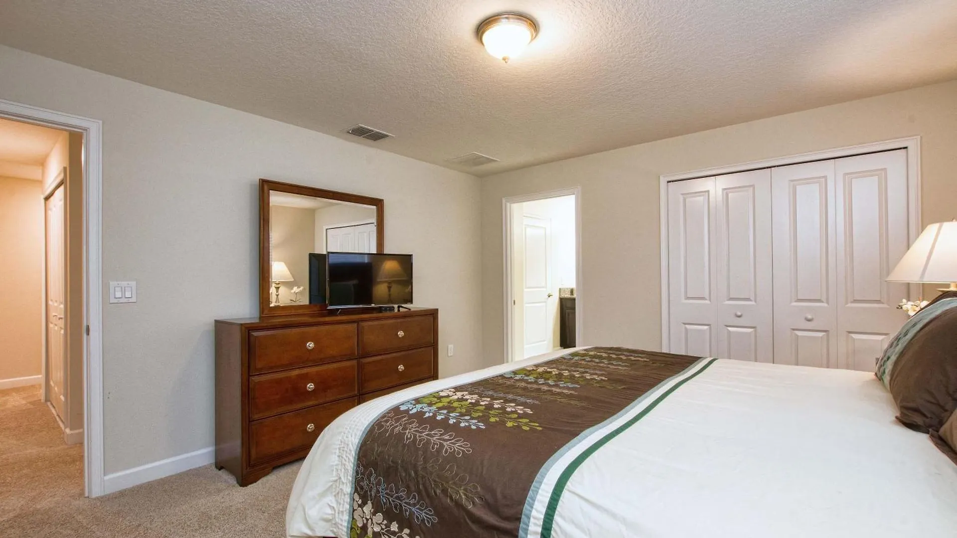 Storey Lake-4 Bedroom Townhome W/splashpool-1633st Nyaraló