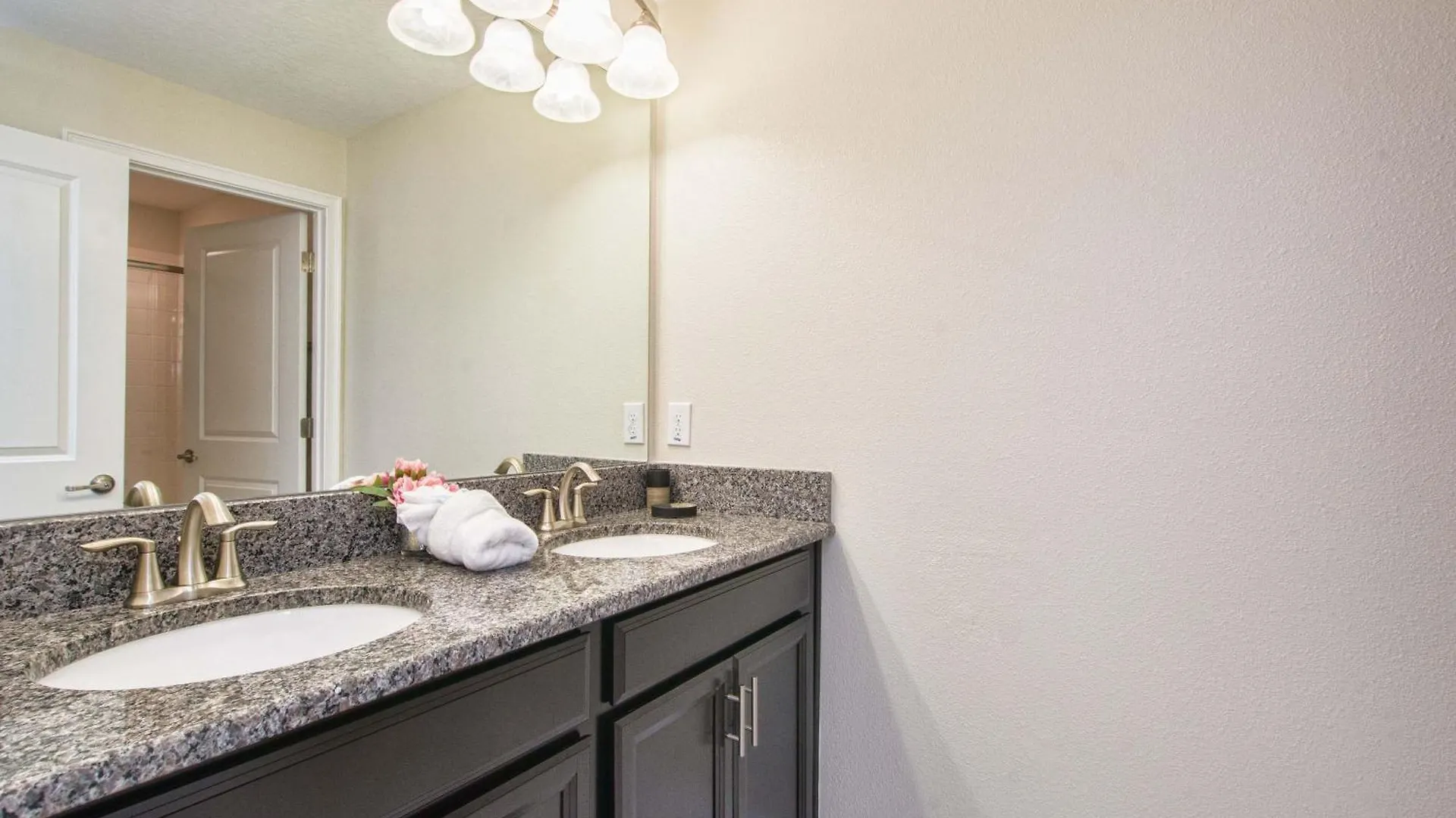 Storey Lake-4 Bedroom Townhome W/splashpool-1633st Nyaraló *