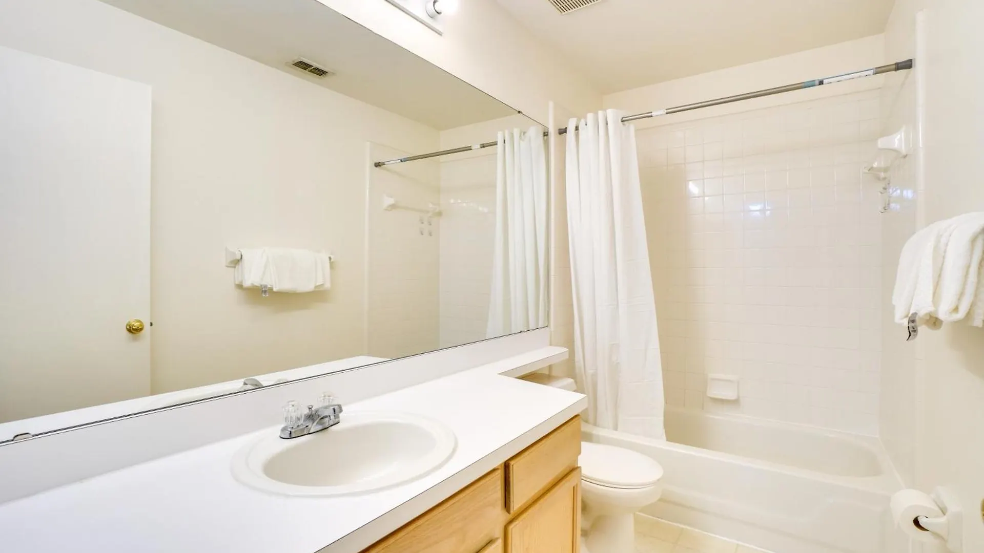 Orlando With Pool Access 10 Mi To Seaworld!