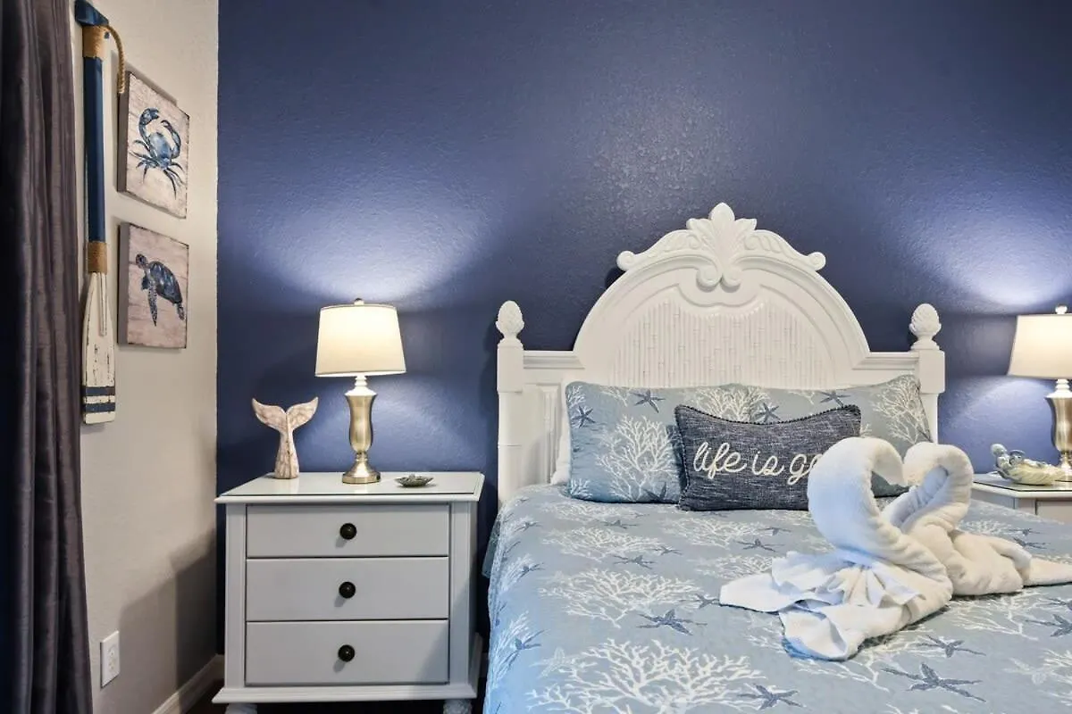 Coastal Unit With 3 Bedrooms And
