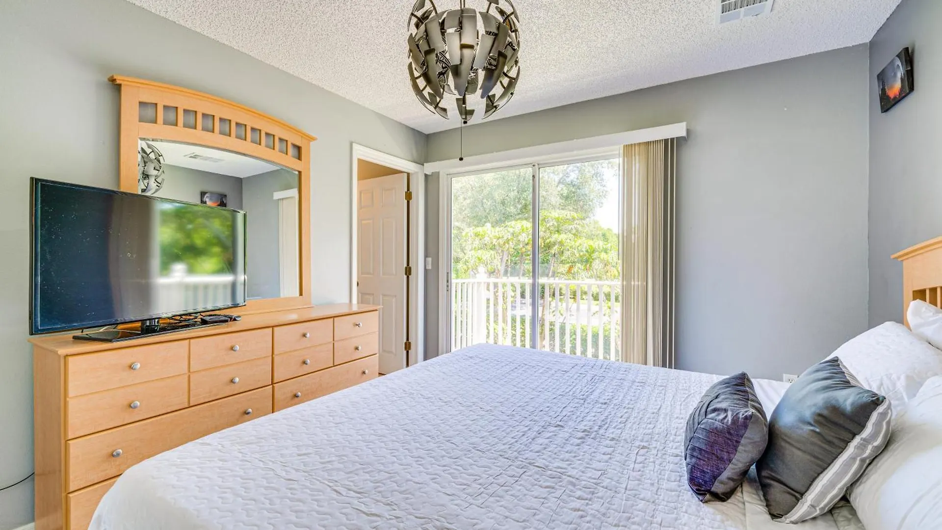 Family-friendly Retreat, 5 Mi To Disney!
