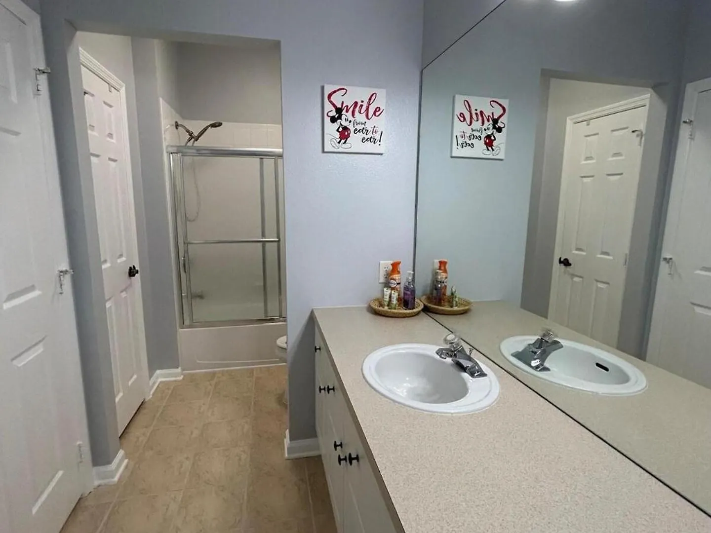 Stunning 3 Bedroom Renovated 2024 *