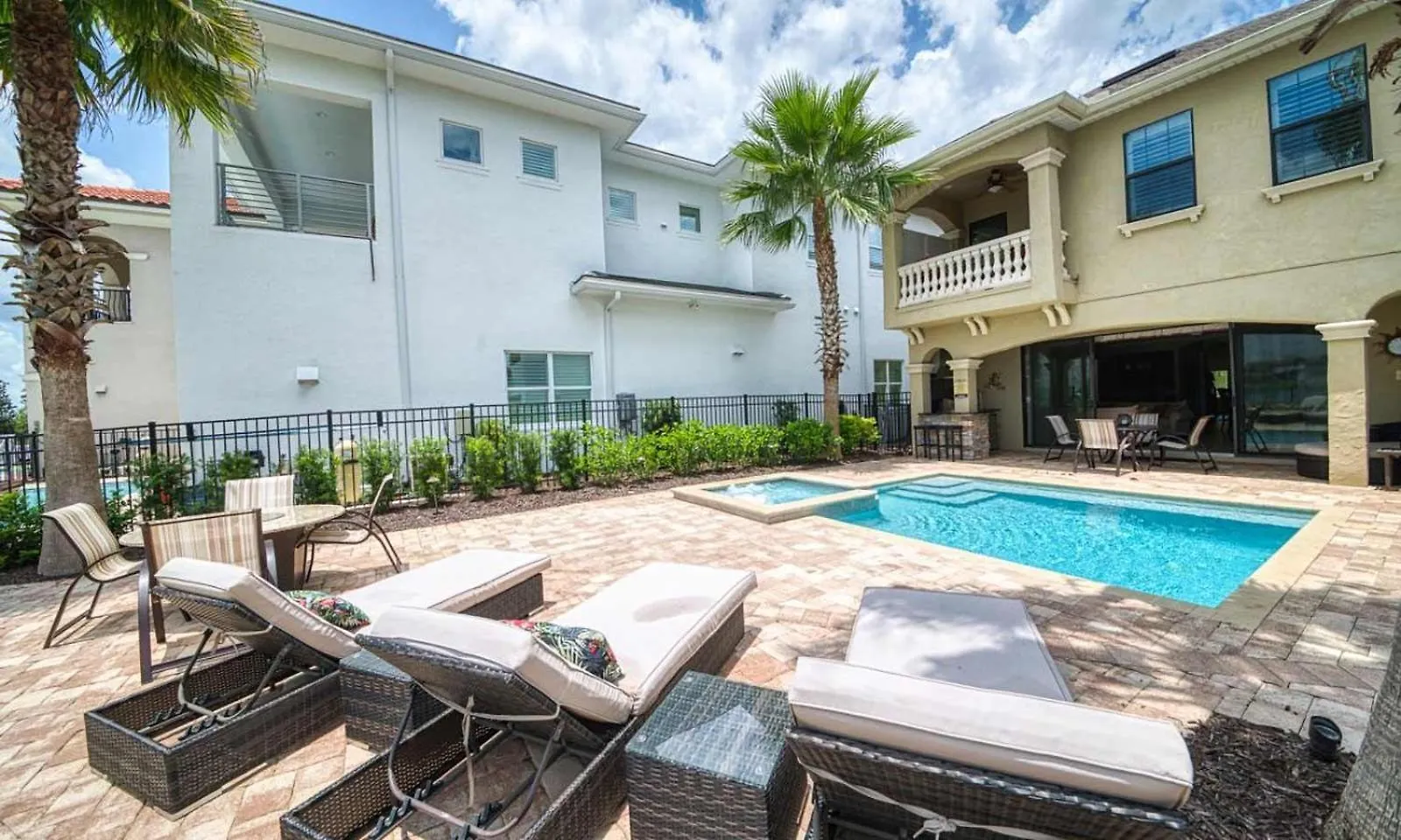Дом отдыха Sleek 5 Bdrm With Stunning Game At Reunion