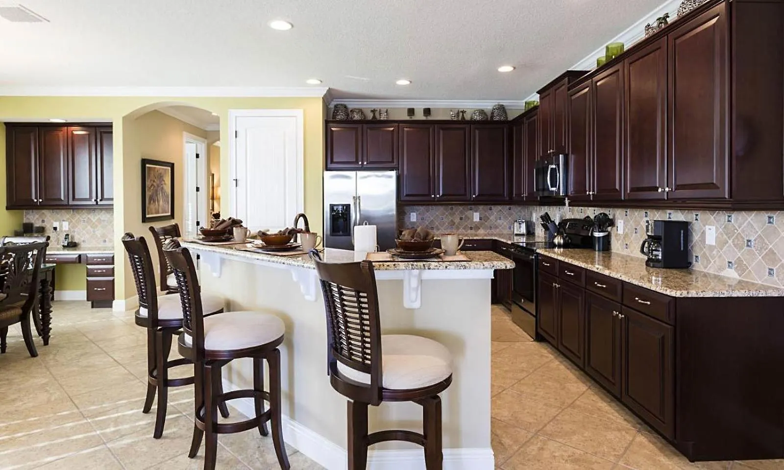 Sleek 5 Bdrm With Stunning Game At Reunion *