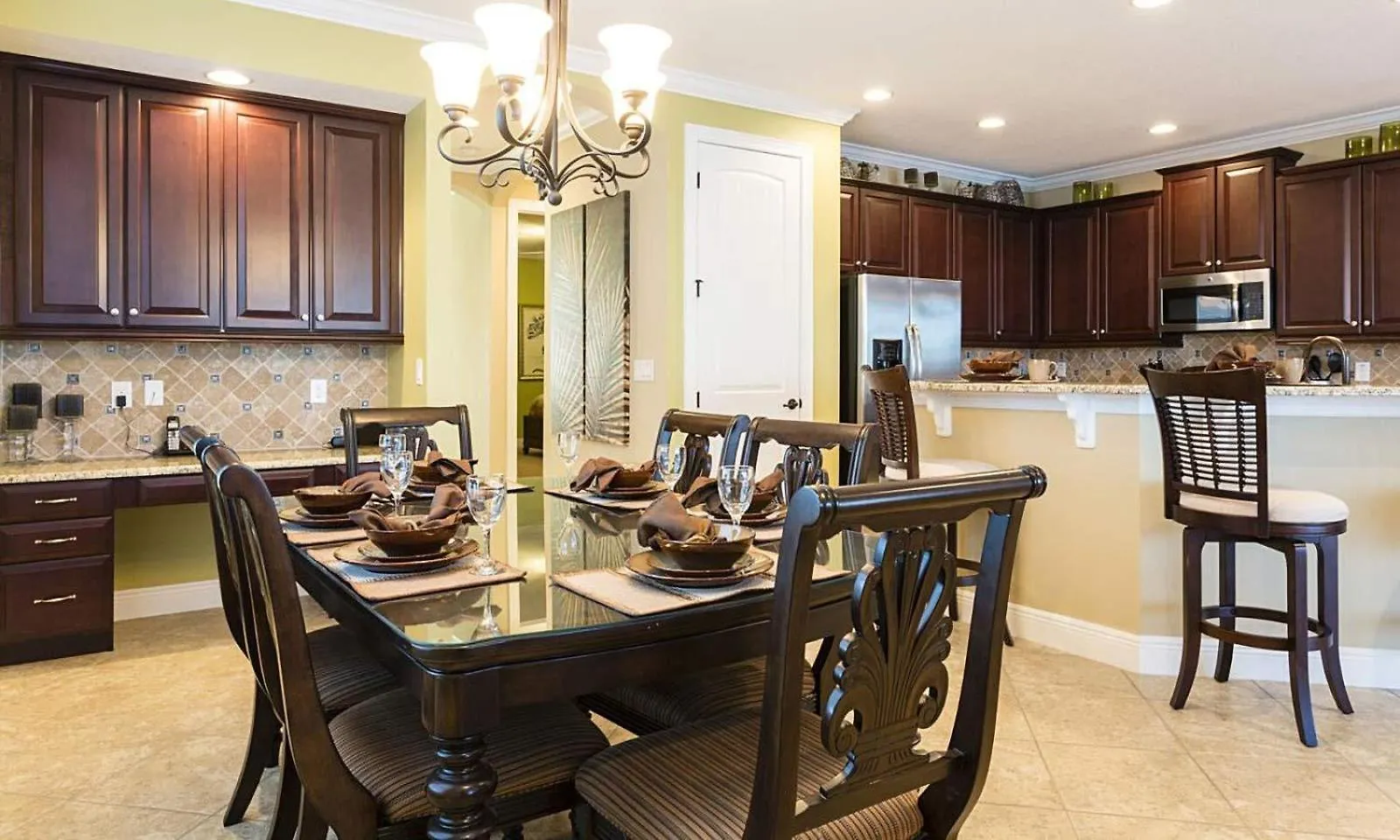 Дом отдыха Sleek 5 Bdrm With Stunning Game At Reunion Киссимми