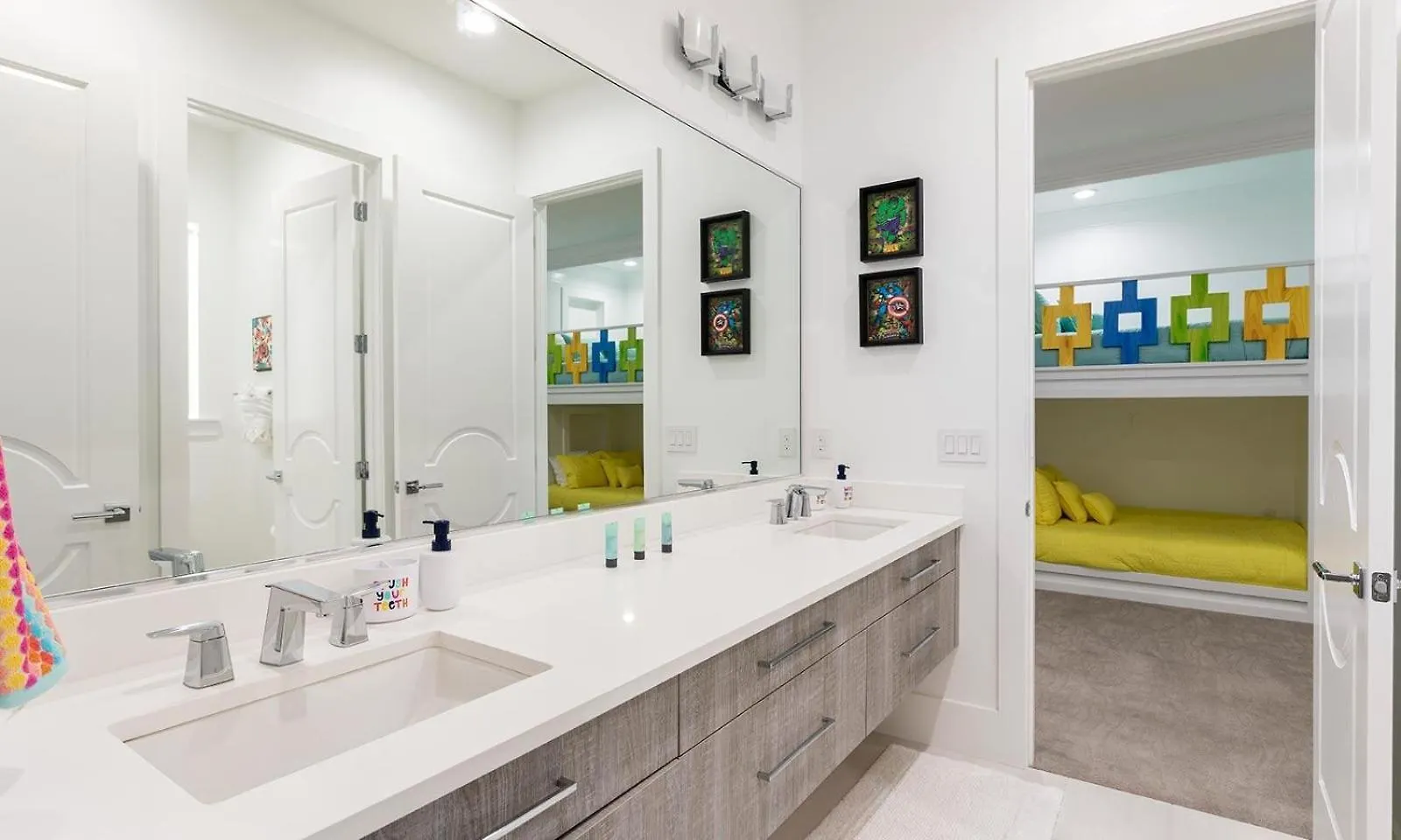 Casa de Férias Bright Chic 7 Bdrm Oasis With Private Pool And At Reunion