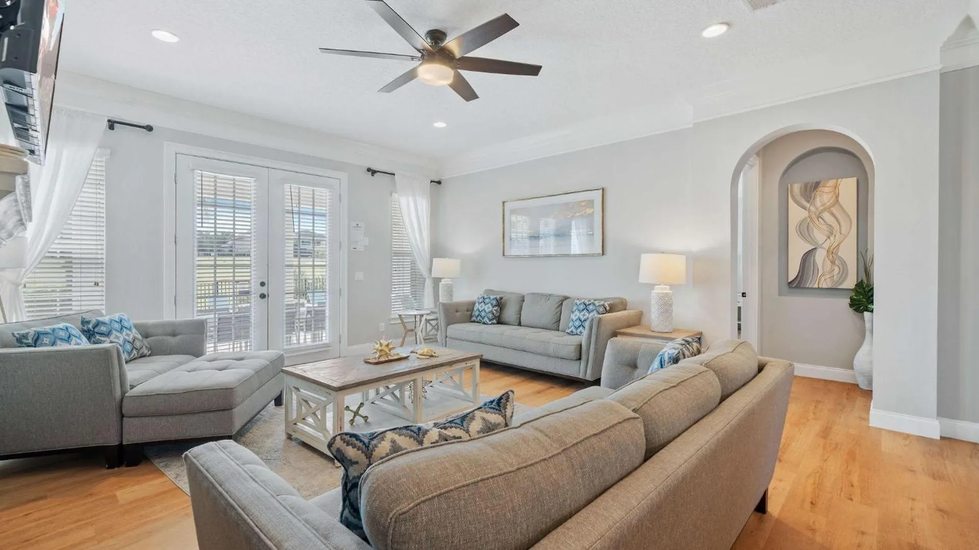 Dom wakacyjny Polished 5 Bdrm With Theater At Reunion *