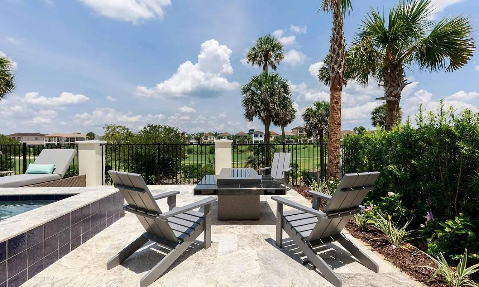 Luxurious 9 Bedroom Oasis At Reunion