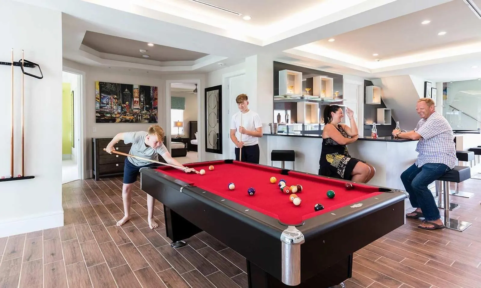 Luxurious 9 Bedroom Oasis At Reunion