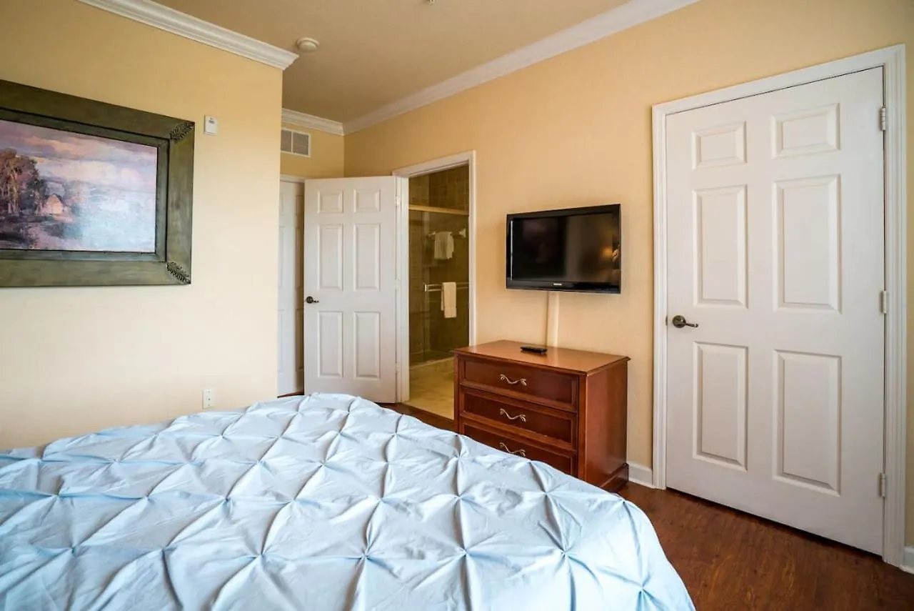 Golf Course View, Floor Tuscana
