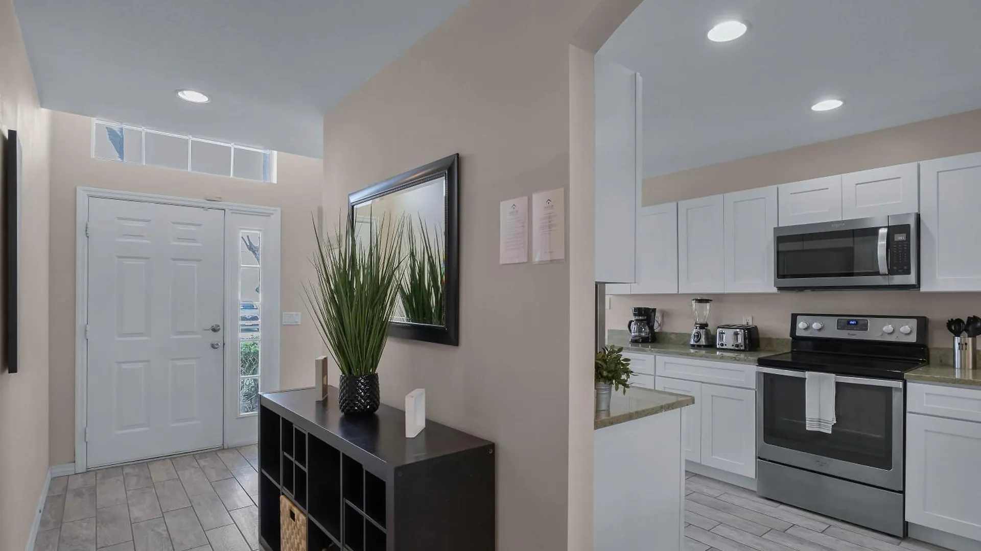 6 Bedrooms- 3,5 Bathrooms- Berkley 4700 Pl 別荘 *