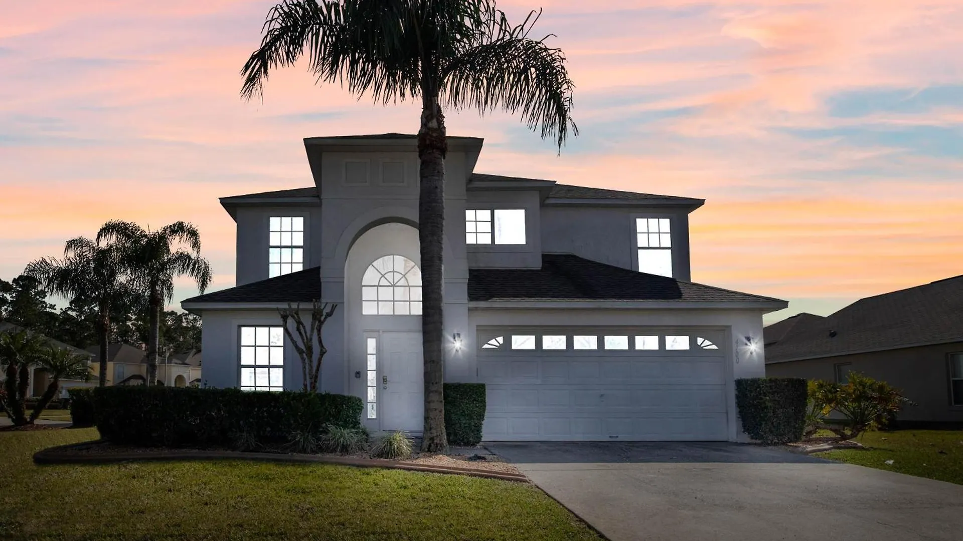 別荘 6 Bedrooms- 3,5 Bathrooms- Berkley 4700 Pl