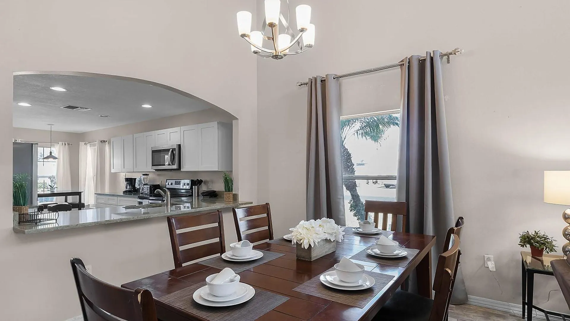 6 Bedrooms- 3,5 Bathrooms- Berkley 4700 Pl * キシミー