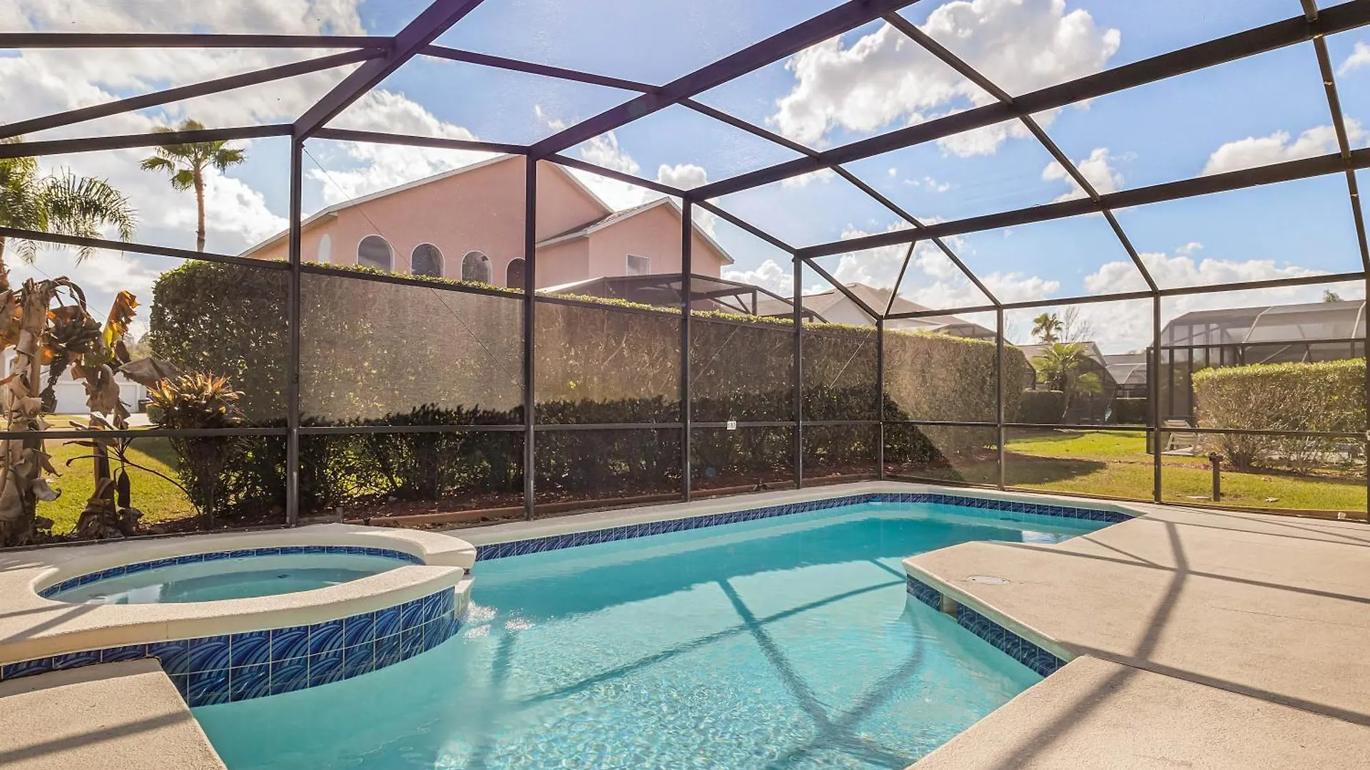 6 Bedrooms- 3,5 Bathrooms- Berkley 4700 Pl キシミー