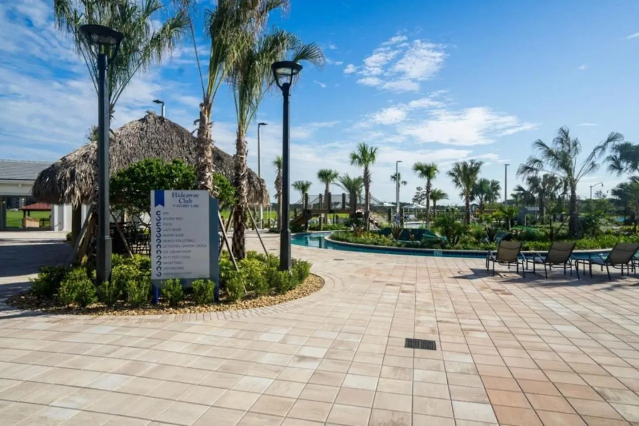 5 Bedroom 5 Bathroom Storey 4760kc Kissimmee