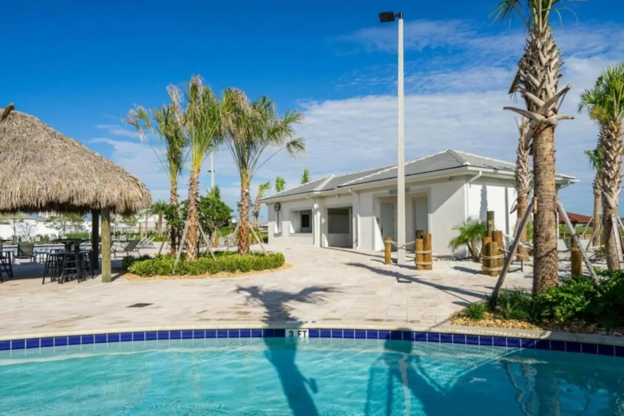 5 Bedroom 5 Bathroom Storey 4760kc Holiday home