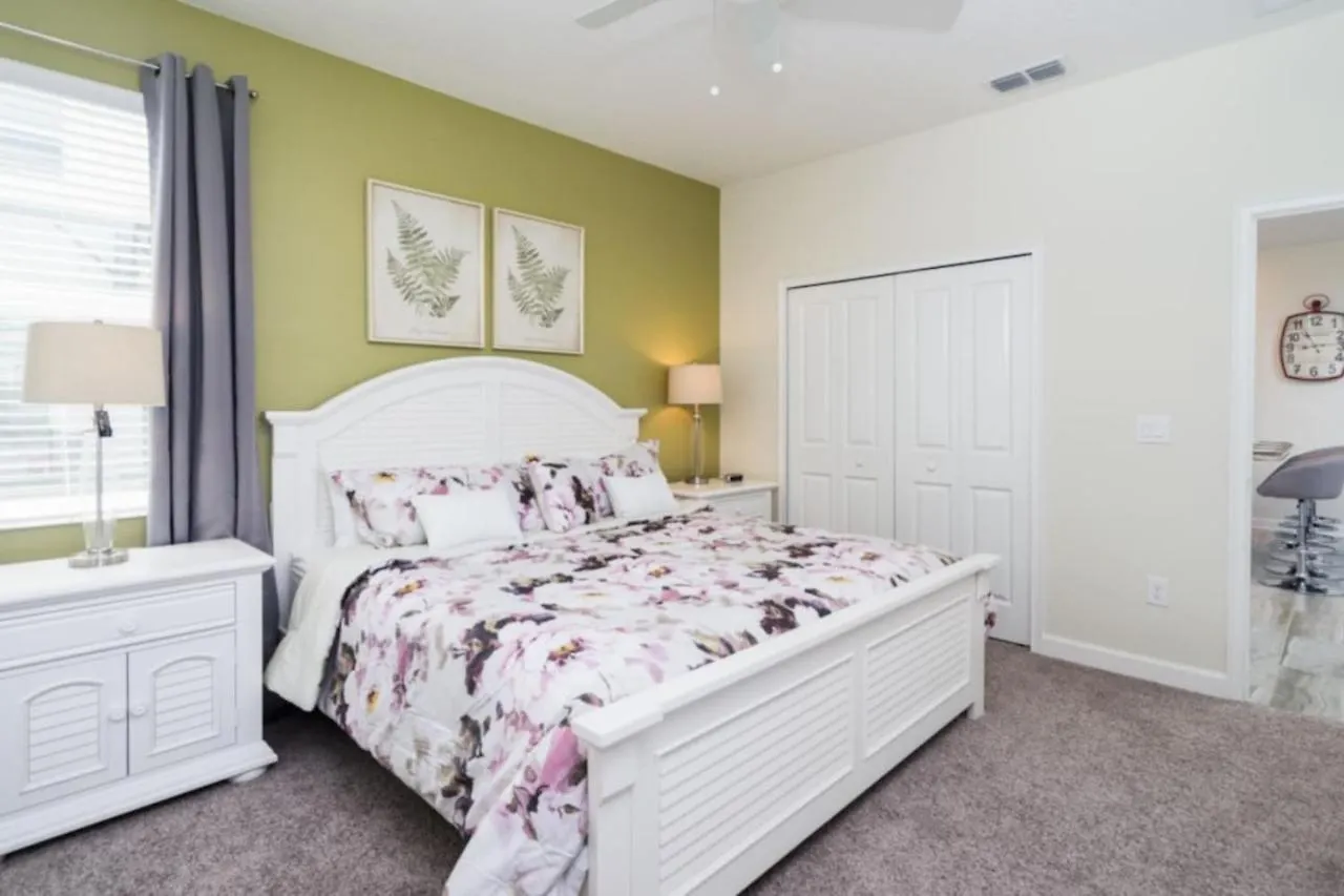 5 Bedroom 5 Bathroom Storey 4760kc * Kissimmee