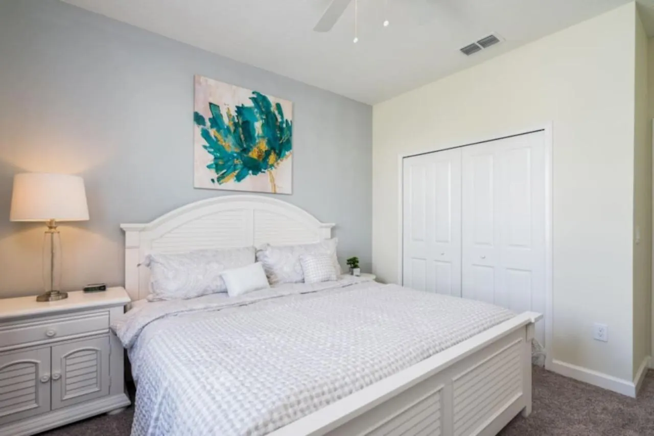 5 Bedroom 5 Bathroom Storey 4760kc * Kissimmee