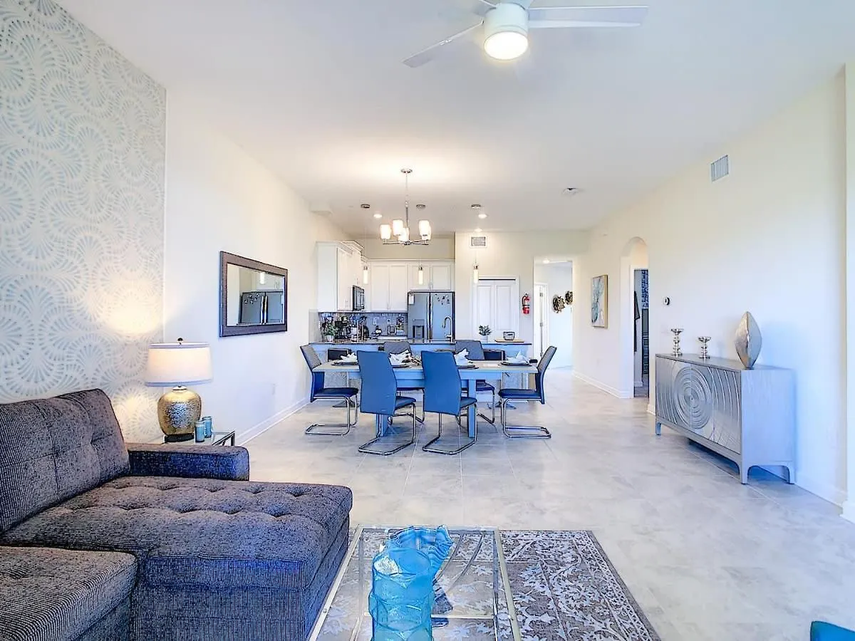 Superb Thematic 2br With 2 Clubhouses *