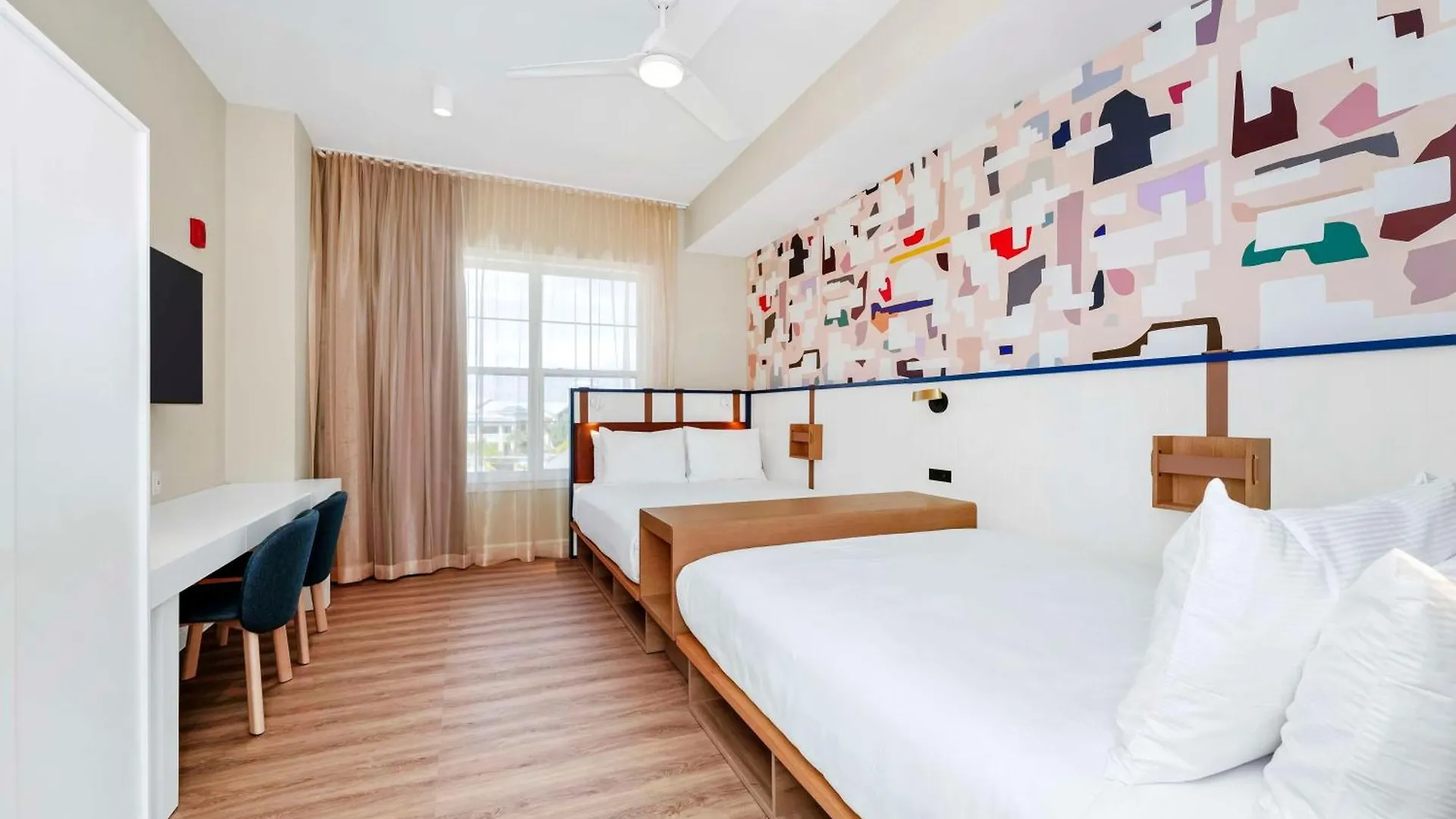 Embassy By Hilton Orlando Sunset Walk 度假村 4*