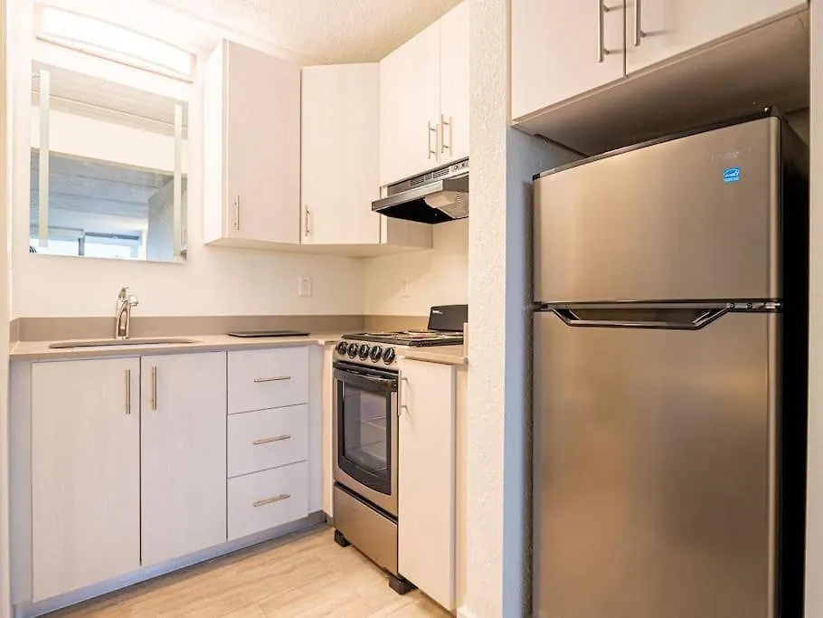 Apartment Next To 1br Retreat In Orlando With View *